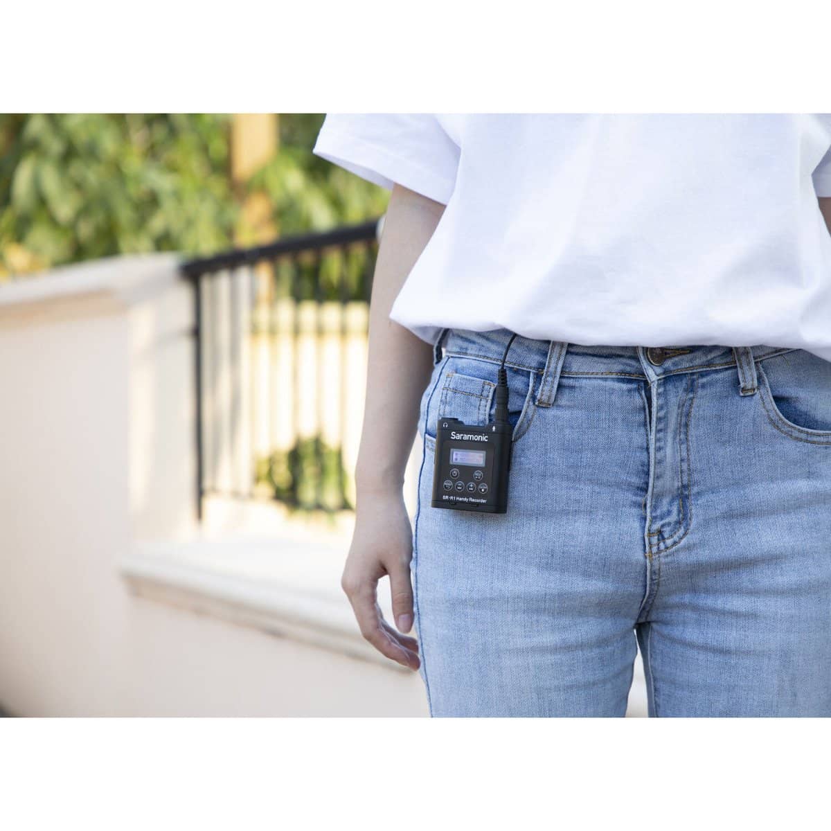 Saramonic Belt Pack Recorder with DK3 Lavalier and MicroSD Card - Image 7